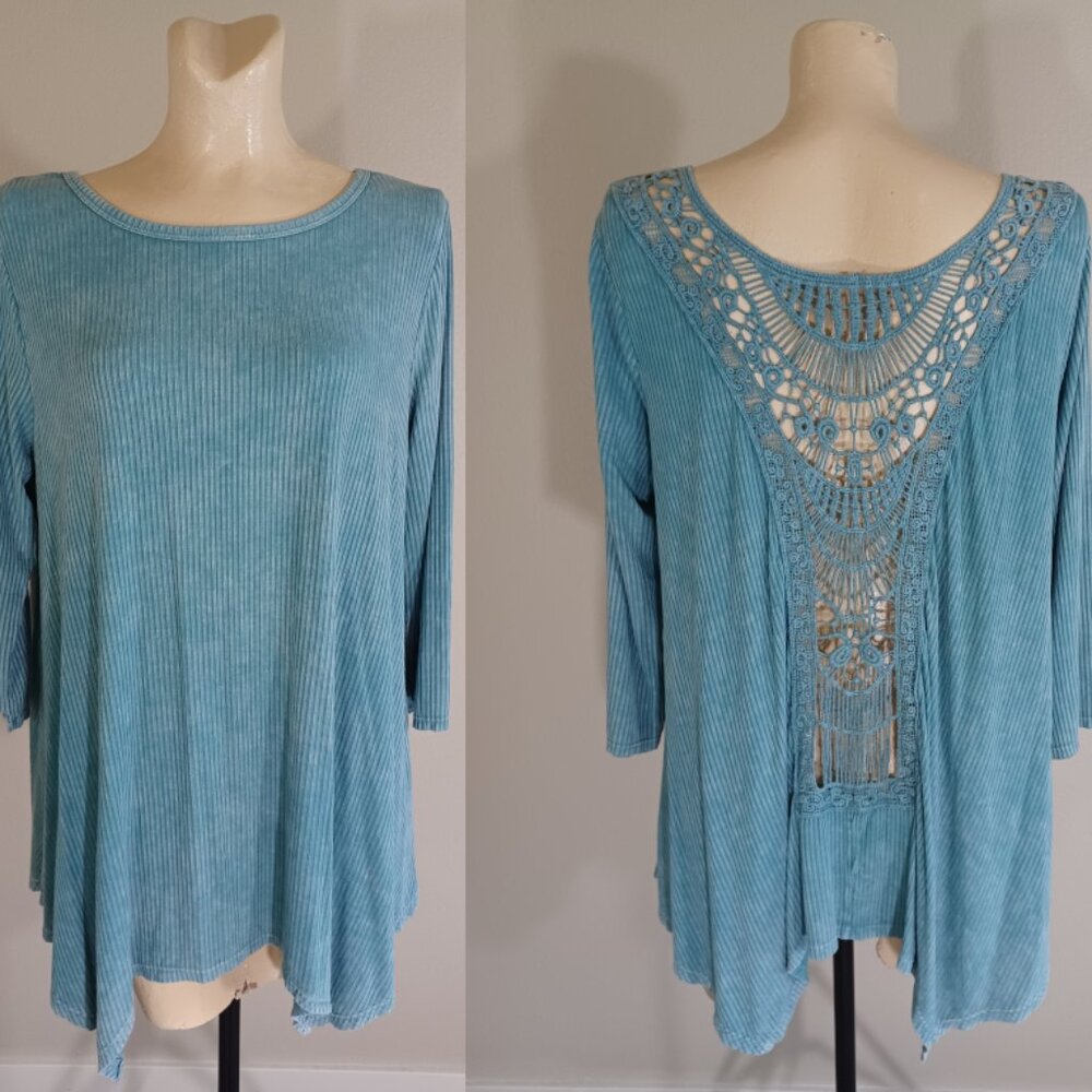 New w Tag Umgee Beautiful Distressed Boho Lace Back Blouse fits L anthropologie